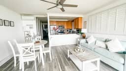 Remodeled one bd oceanview, AC, wifi, pool A101