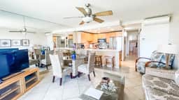 Remodeled One bd Ocean, AC,wifi, pool  A105