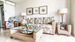 Remodeled One bd Ocean, AC,wifi, pool  A105