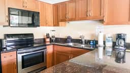 One Bd Grd Fl, AC, wifi, Pool, Hot Tub B104
