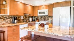 Two Bd Grd Fl, wifi, pool, hot tub  B112