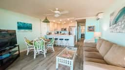 Remodeled One bd Ocean, AC,wifi, pool/hot tub D102
