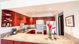 One Bd Grd Fl, AC, Wifi, Pool, Hot tub C107