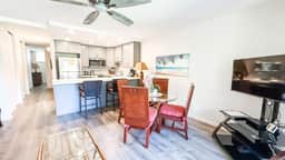 One Bd Grd Fl, AC, wifi, Pool, Hot Tub, C109