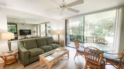 Two Bd Grd Fl, AC, wifi, Pool, Hot Tub  C110