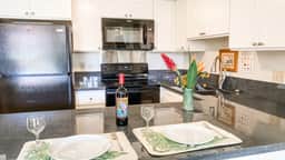 Two BdPartial Ocean, AC, wifi, Hot Tub, Pool C201
