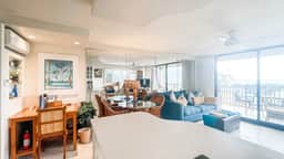 Stunning corner ONE bd Ocean,a/c,wifi,pool D207