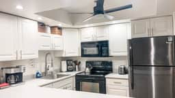 Two BD Grd fl, AC, Wifi, Pool, Hot Tub, B102