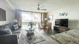 Beautiful One bd Ocean AC,wifi,pool  A102