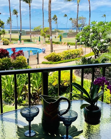 Walkable to Dining