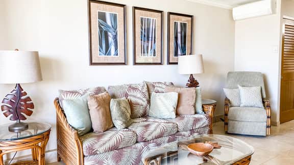 Remodeled One bd Ocean, AC, wifi, pool A201