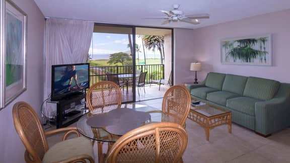 One Bd ocean view, Budget price, wifi, pool, A206
