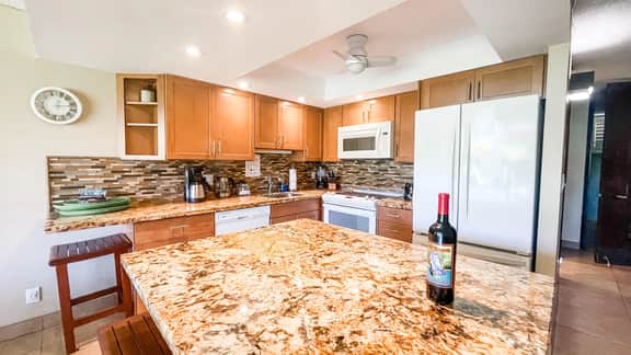 Two Bd Grd Fl, wifi, pool, hot tub  B112