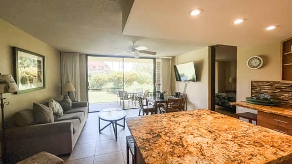 Two Bd Grd Fl, wifi, pool, hot tub  B112
