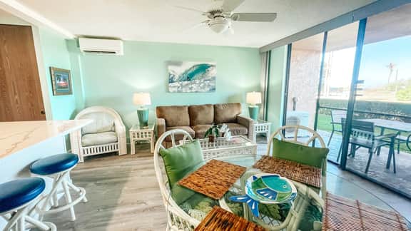 Remodeled One bd Ocean, AC,wifi, pool/hot tub D102