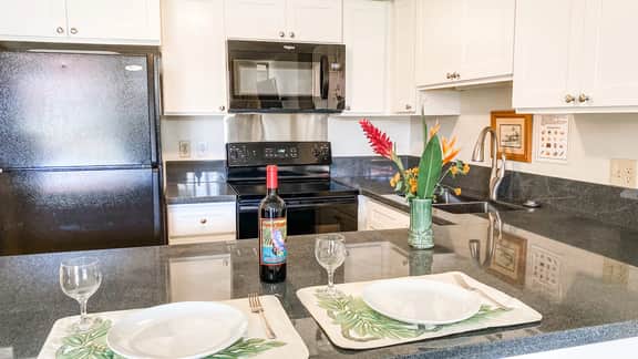 Two BdPartial Ocean, AC, wifi, Hot Tub, Pool C201