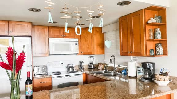 One bd Ocean grd fl, AC, wifi, pool, hot tub  D101