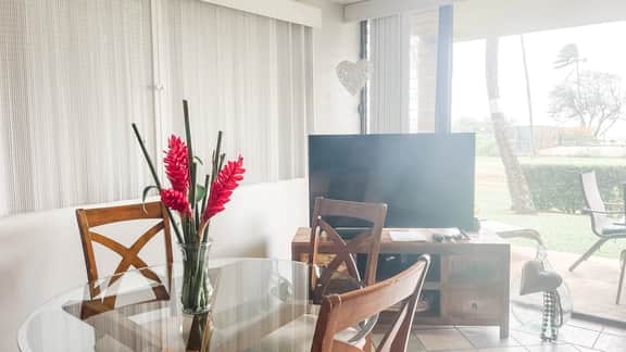 One bd Ocean grd fl, AC, wifi, pool, hot tub  D101