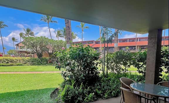 Cozy 1-bedroom condo with AC Luana Kai C104