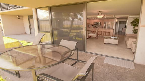 Remodeled One bd Ocean, AC,wifi, pool  A105
