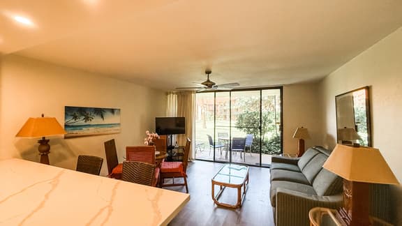 One Bd Grd Fl, AC, wifi, Pool, Hot Tub, C109
