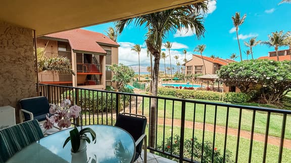 Remodeled 1 bd ocean view, AC,wifi, hot tub, pool C202