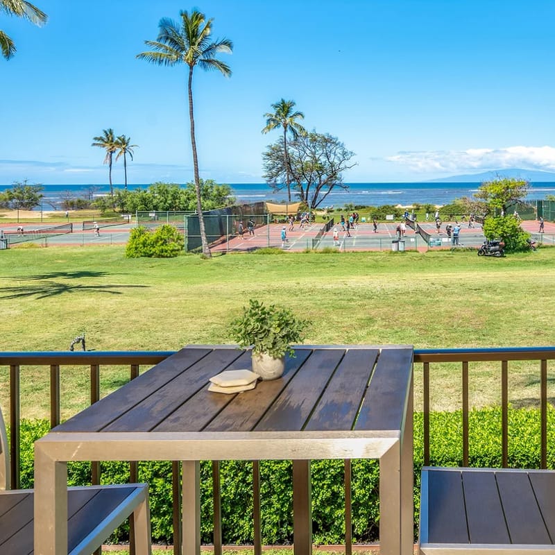 Remodeled One BD Ocean, AC,wifi, pool D202